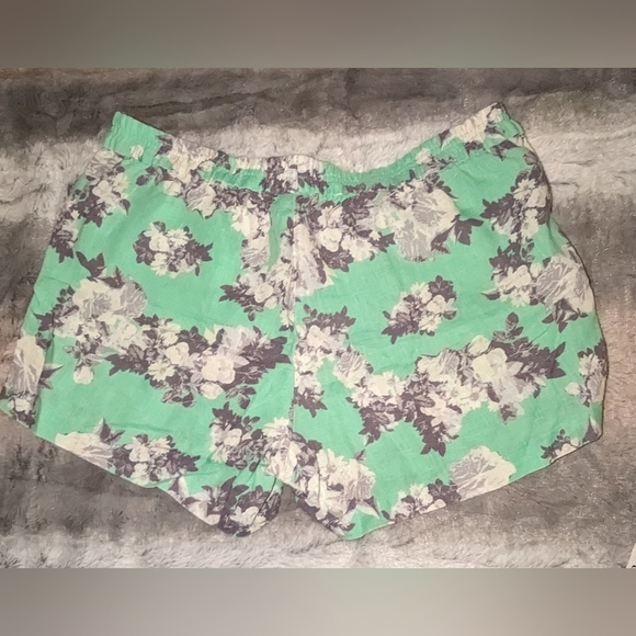 Brand New Kut Shorts from Stitch Fix in size:10. - Picture 4 of 7